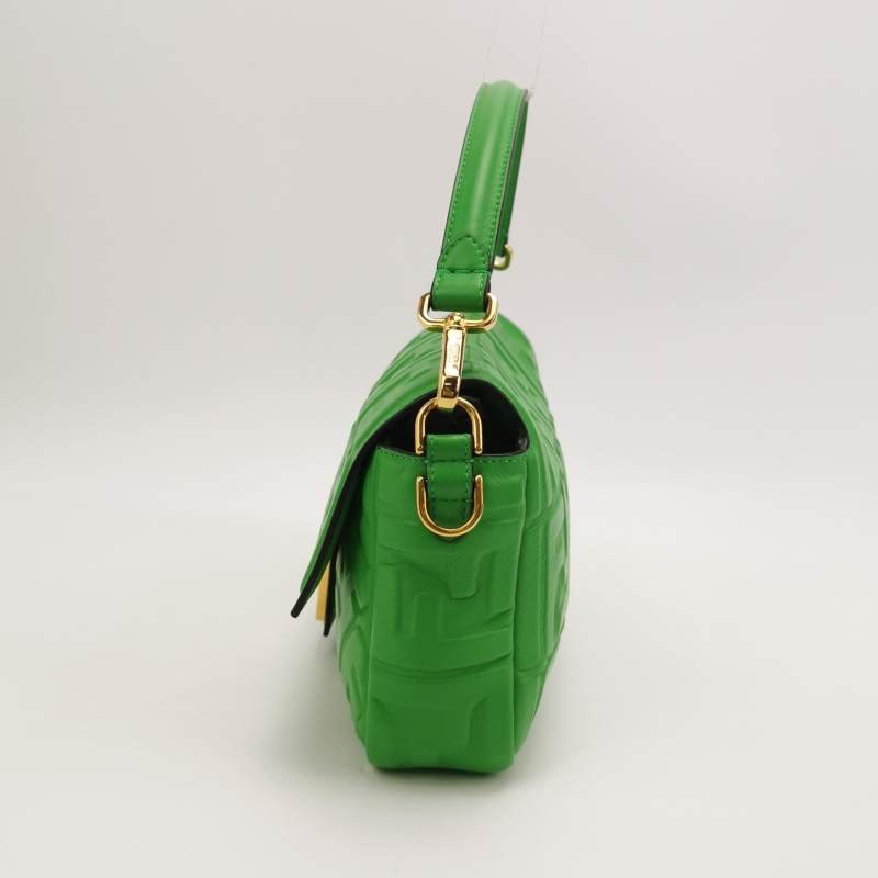 Fendi Baguette 法國棍包 中型 羊皮 純色 Zucca 浮雕 雙F扣環 單肩包-2