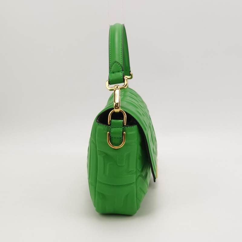 Fendi Baguette 法國棍包 中型 羊皮 純色 Zucca 浮雕 雙F扣環 單肩包-3