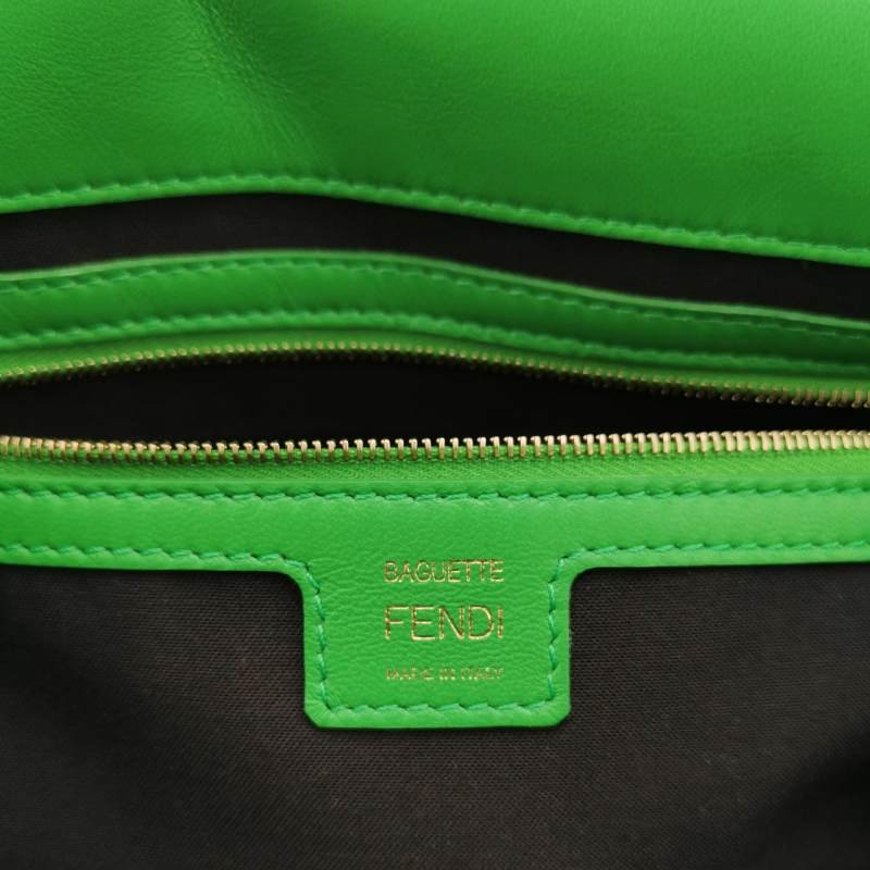 Fendi Baguette 法國棍包 中型 羊皮 純色 Zucca 浮雕 雙F扣環 單肩包-7
