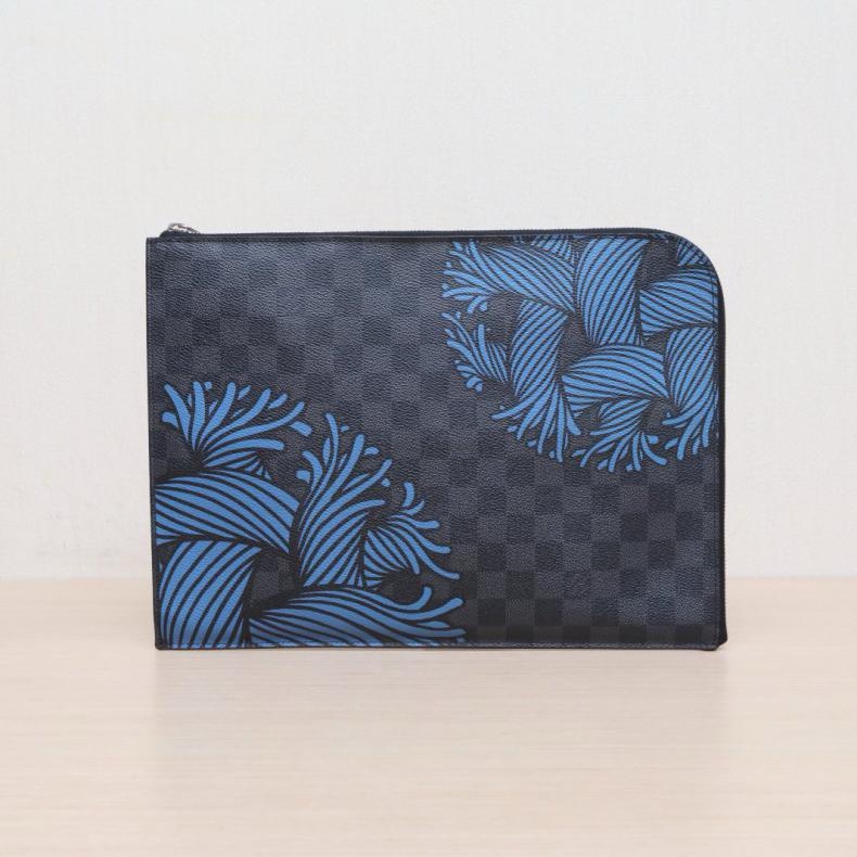 LOUIS VUITTON(路易威登) 黑棋格 PVC 2016 黑棋盤格 繩結印花 手拿包-0