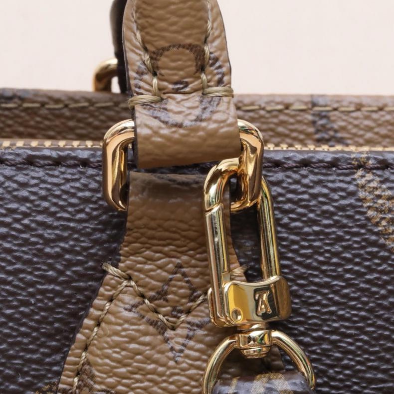 LOUIS VUITTON(路易威登) Onthego East West 橫版三合一 老花 PVC 晶片-5