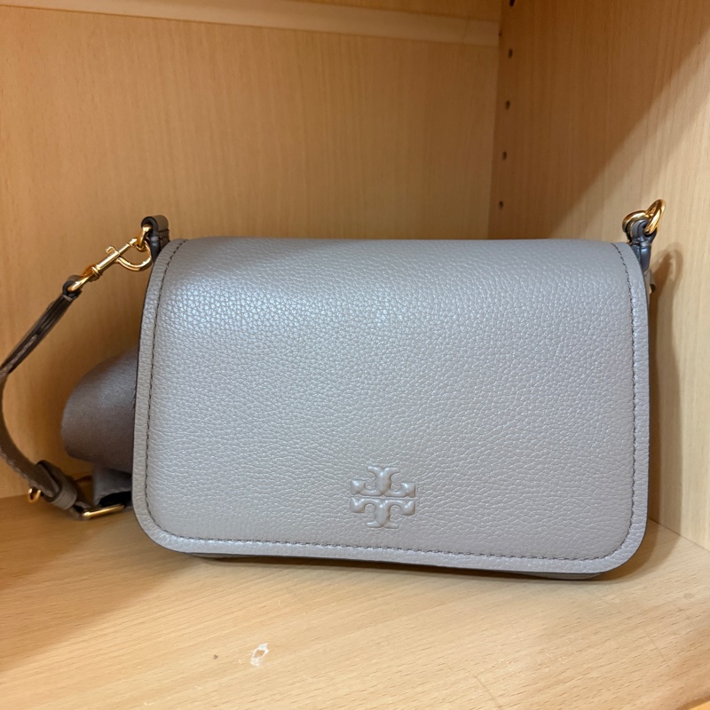 Tory Burch 浮雕立體 郵差包 大象灰 🐘-4