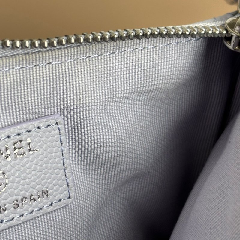 ::CHANEL:: 銀雙C淡紫色一字拉鍊零錢包 卡包 經典菱格 錢包-13