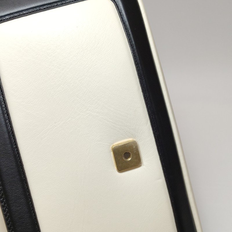 Fendi Baguette 法棍包 中號 羊皮 拼色 雙F扣環 單肩包-10