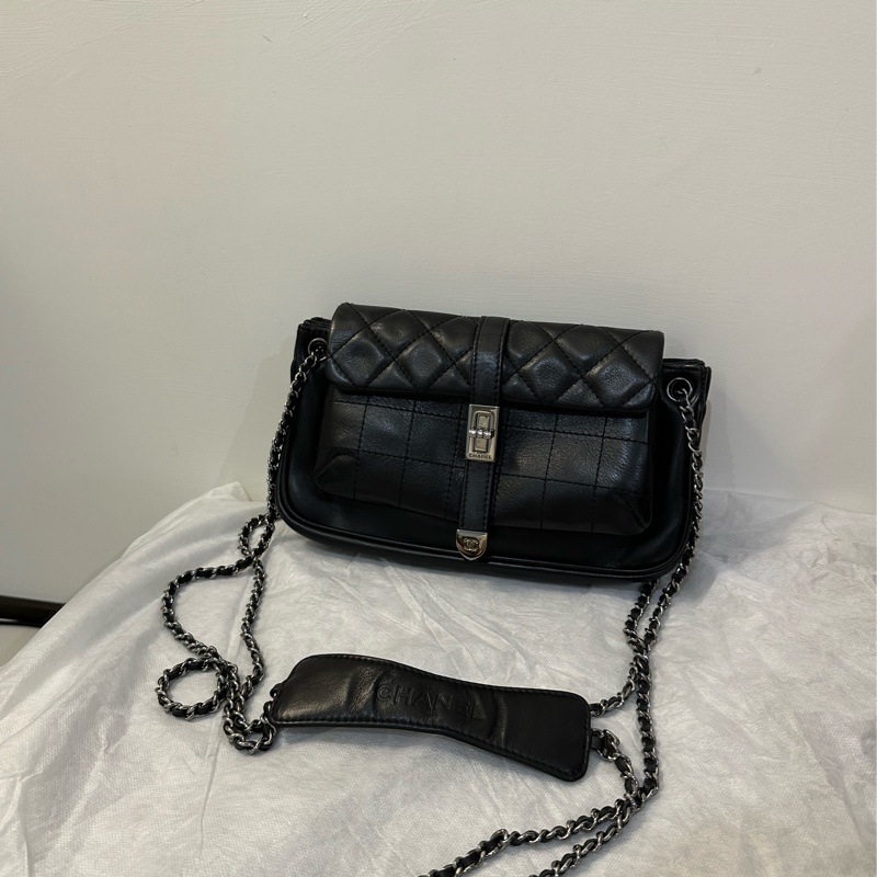 CHANEL 鏈條單肩斜背包皮革黑色二手女式-5
