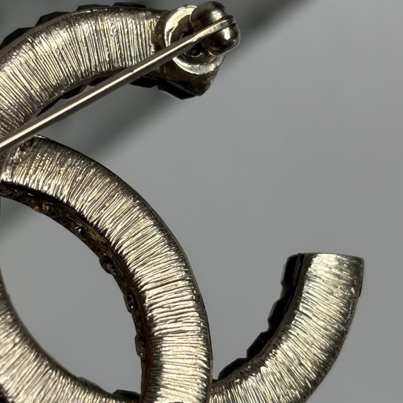 ::CHANEL:: 水鑽雙色雙C 胸針 別針 釦針-4