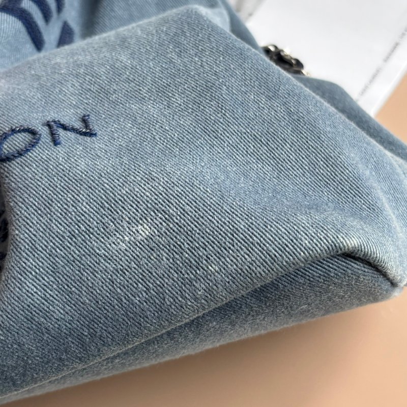 ::CHANEL:: 香奈兒Deauville 藍色丹寧布亮片字母裝飾抽繩後背包-6