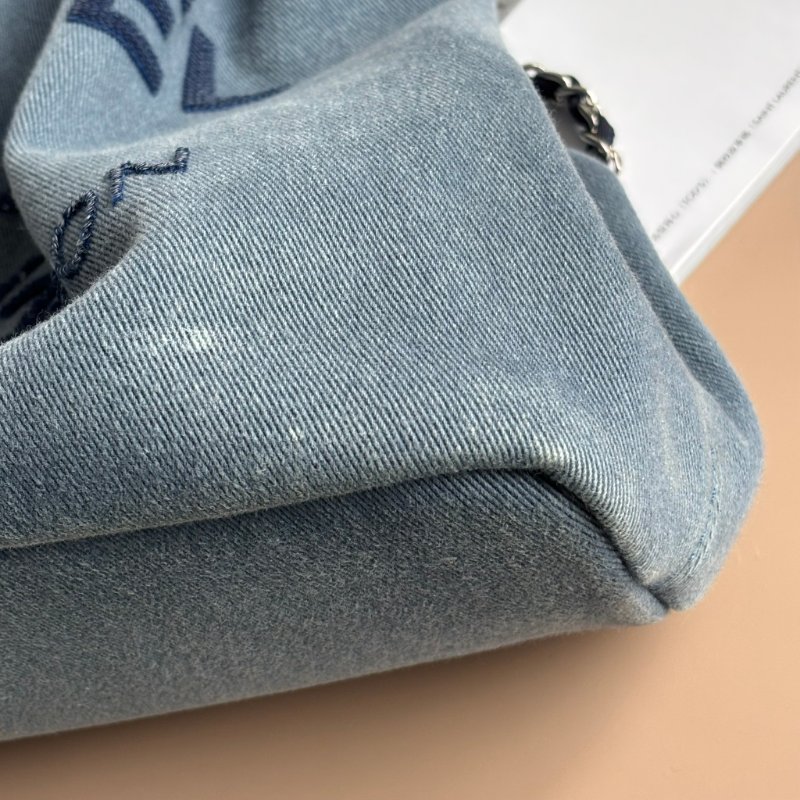 ::CHANEL:: 香奈兒Deauville 藍色丹寧布亮片字母裝飾抽繩後背包-9