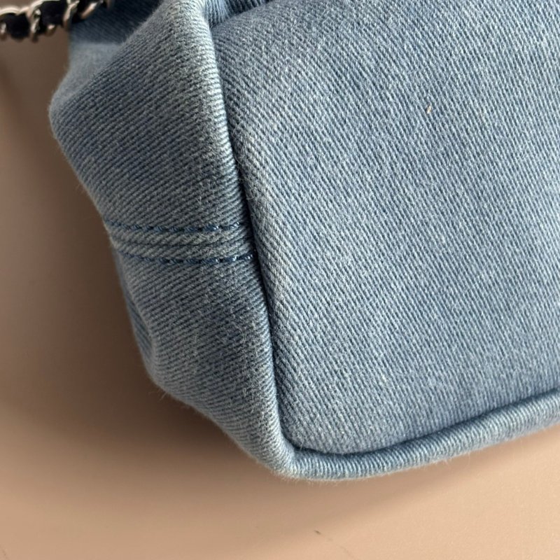 ::CHANEL:: 香奈兒Deauville 藍色丹寧布亮片字母裝飾抽繩後背包-12