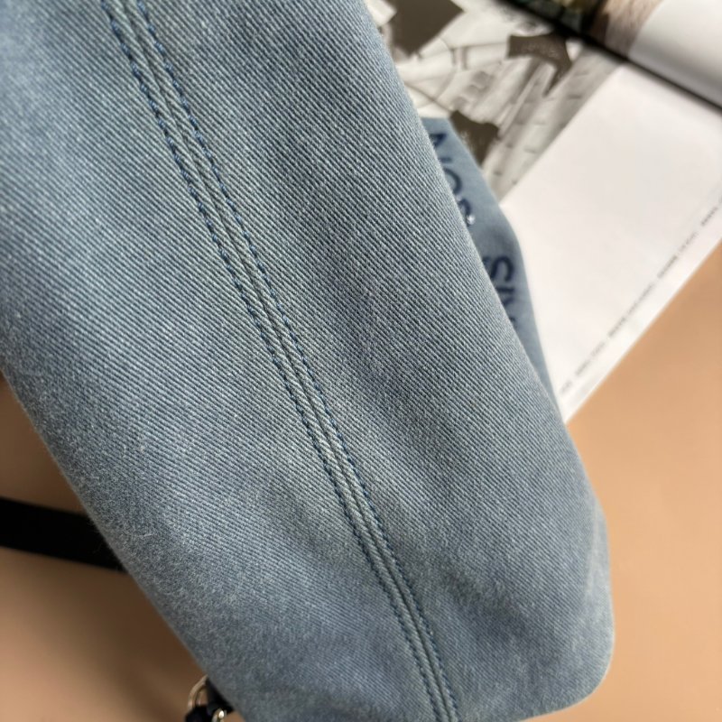 ::CHANEL:: 香奈兒Deauville 藍色丹寧布亮片字母裝飾抽繩後背包-26