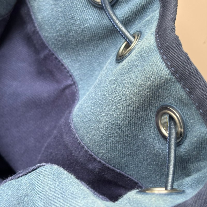 ::CHANEL:: 香奈兒Deauville 藍色丹寧布亮片字母裝飾抽繩後背包-34