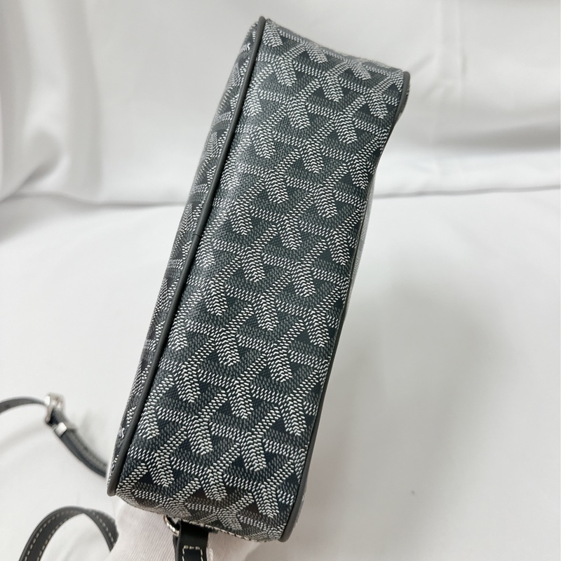 莉亞精品♡ Goyard相機包灰色 全新品-4