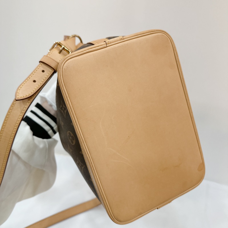 莉亞精品♡ LV 老花抽繩水桶包 二手美包-6