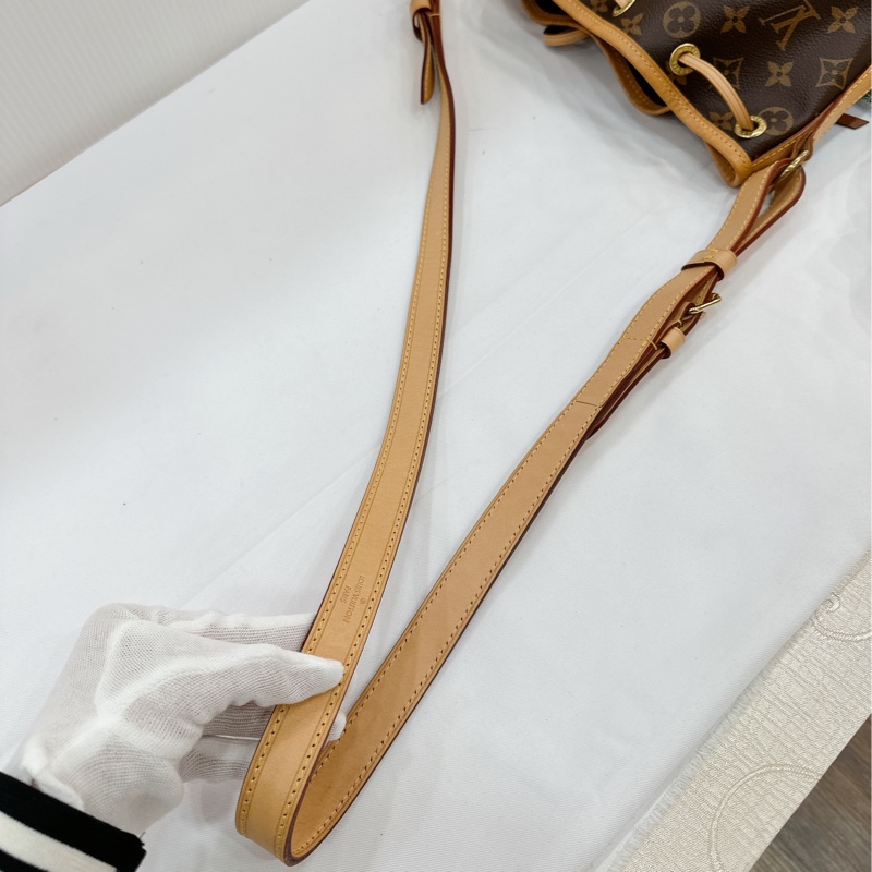 莉亞精品♡ LV 老花抽繩水桶包 二手美包-13