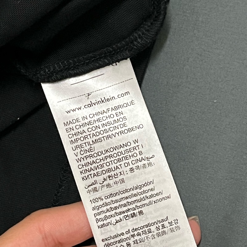 Calvin Klein 黑色短袖（女版）-4