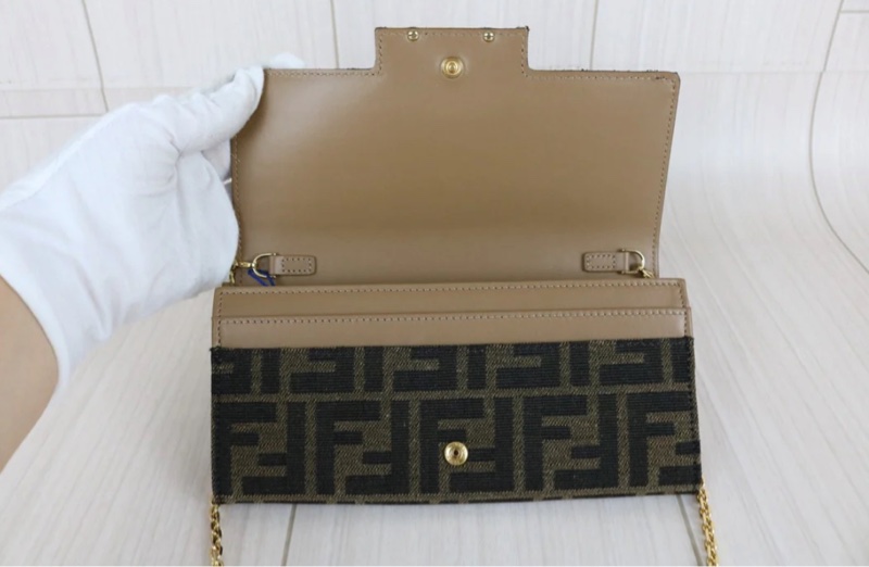 「JL精品代購」9新 FENDI 老花Woc-9