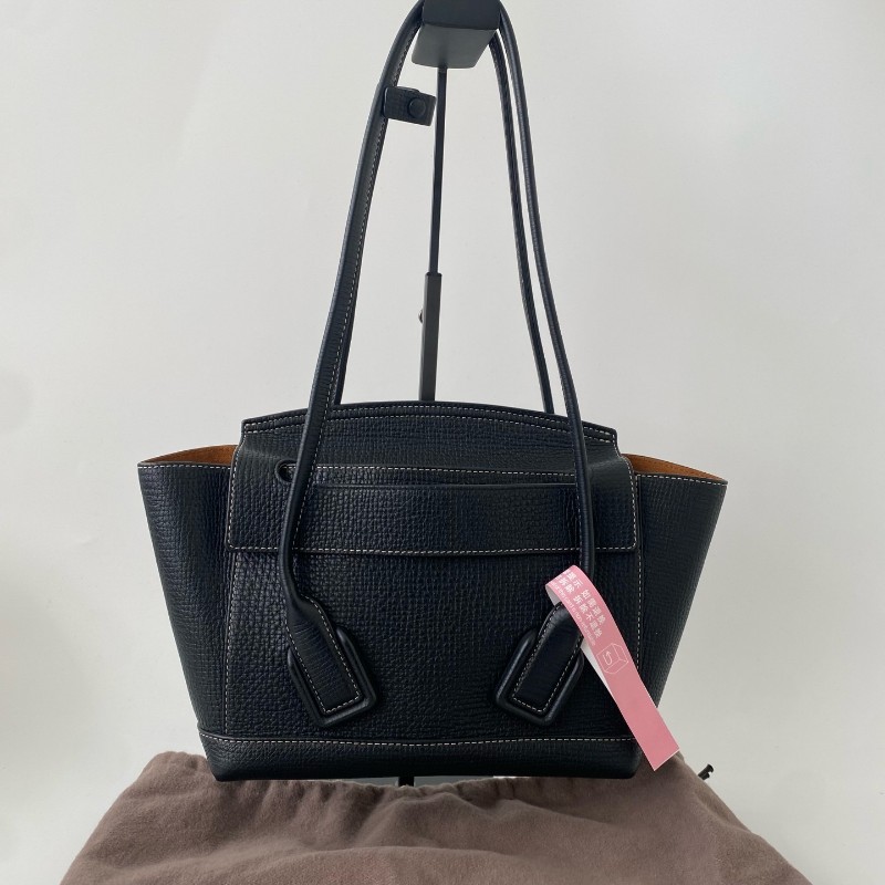 Bottega Veneta/葆蝶家 Acro 黑色手提包 單肩包 底長23cm-0