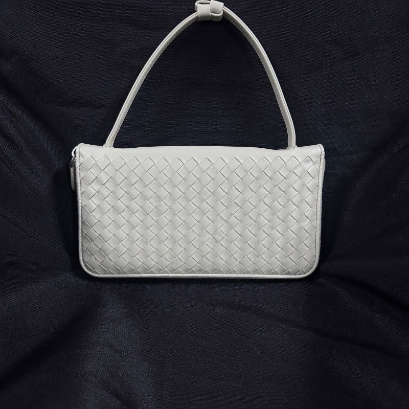 葆蝶家Bottega Veneta 白色編織手拿包 手提包-1
