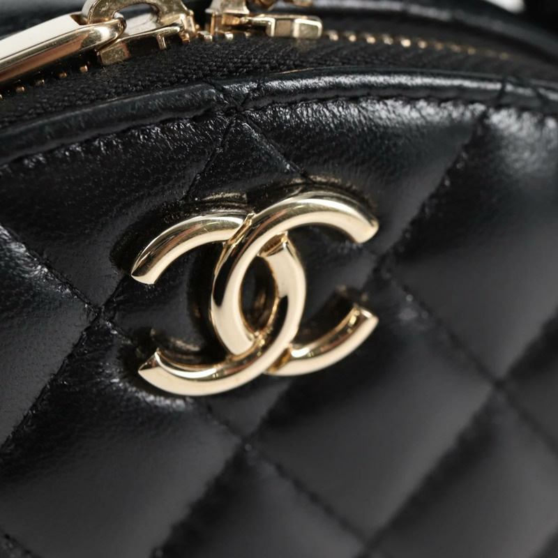 【日本直送】香奈兒 (CHANEL) 絎縫羊皮黑色金色雙C標誌手拿包 Auth 132970M-17