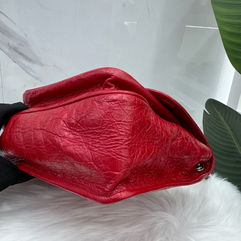 聖羅蘭 YSL 紅色Niki BabyLogo標識復古褶皺鏈條 皮革 流浪包 肩背包 斜背包-6