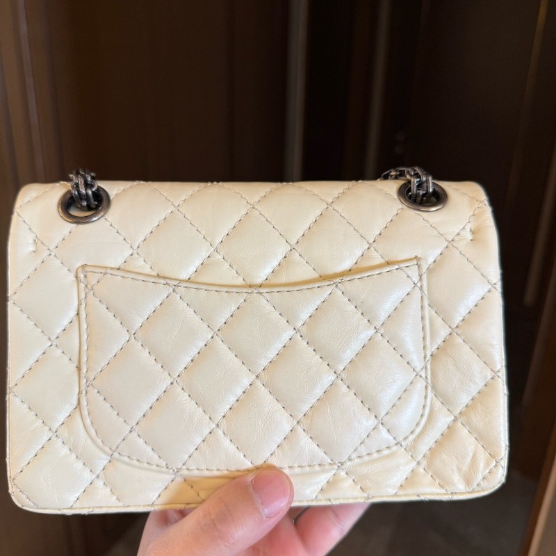 Chanel香奈兒 2.55 大mini 白色肩背包 斜背包-1