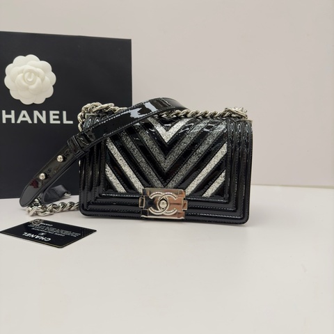 Chanel 黑銀 leboy小號V紋拼亮片 劉亦菲同款 漆皮斜紋季節款 24開 尺寸約20*12.5*8