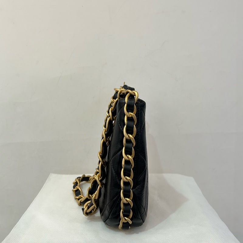 CHANEL黑羊皮金釦HOBO BAG-1