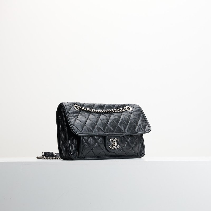 Chanel CF機場鍊包/黑銀牛-1