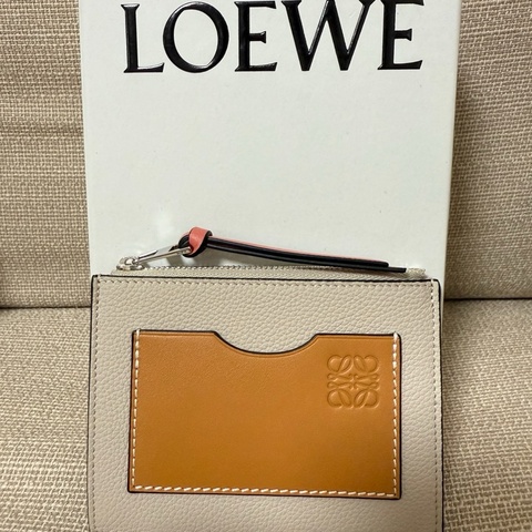 LOEWE 柔軟小牛皮卡夾