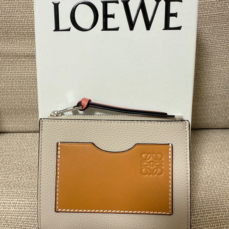 LOEWE 柔軟小牛皮卡夾-6