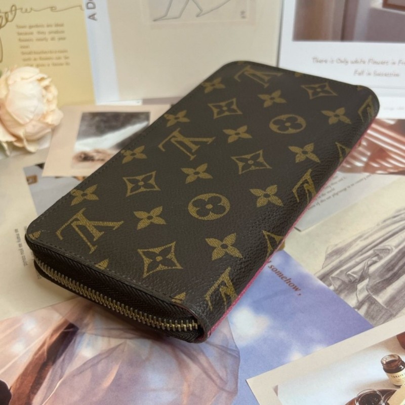 路易威登
Louis Vuitton 聖誕動畫  Monogram 帆布 Evasion Zippy 錢包-10