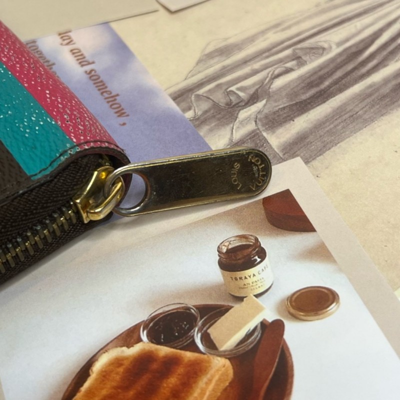 路易威登
Louis Vuitton 聖誕動畫  Monogram 帆布 Evasion Zippy 錢包-19