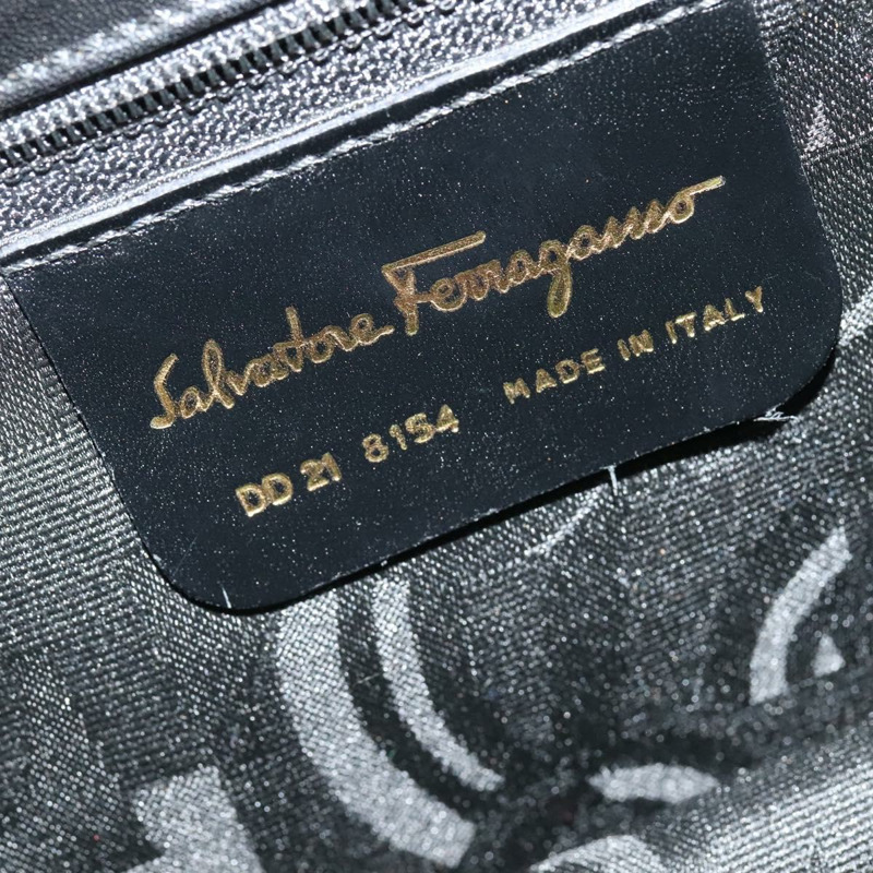 【日本直送】Salvatore Ferragamo Gancini 皮革肩背包 黑色 金色 正品 137001-11