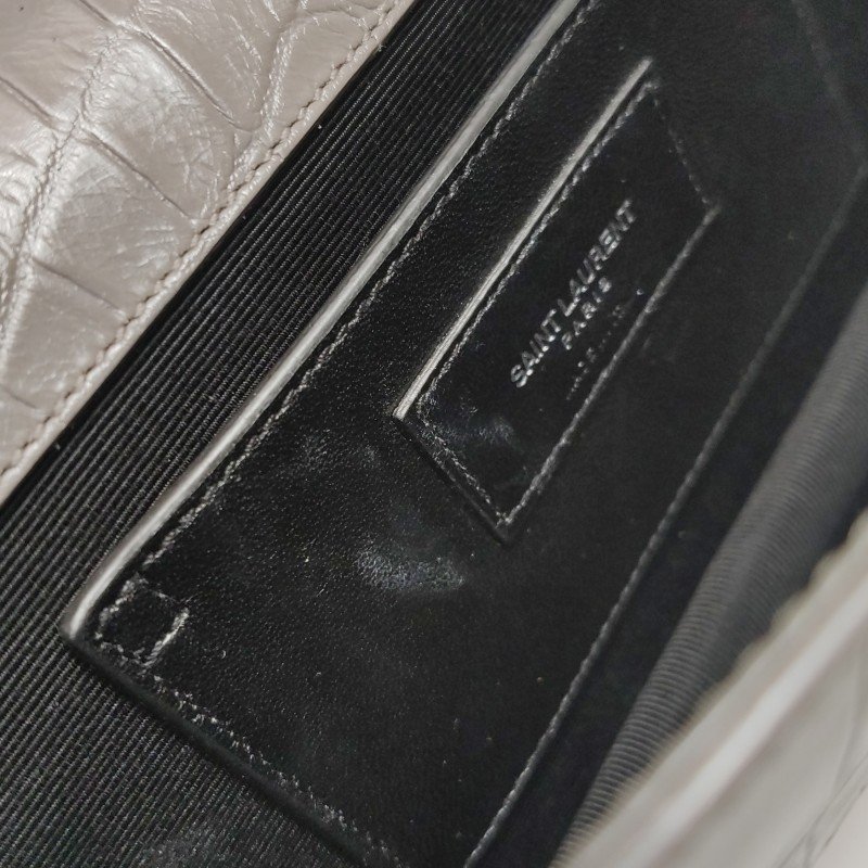 Saint Laurent 牛皮 純色 鱷魚 壓花 YSL標誌 翻蓋 手拿包-8