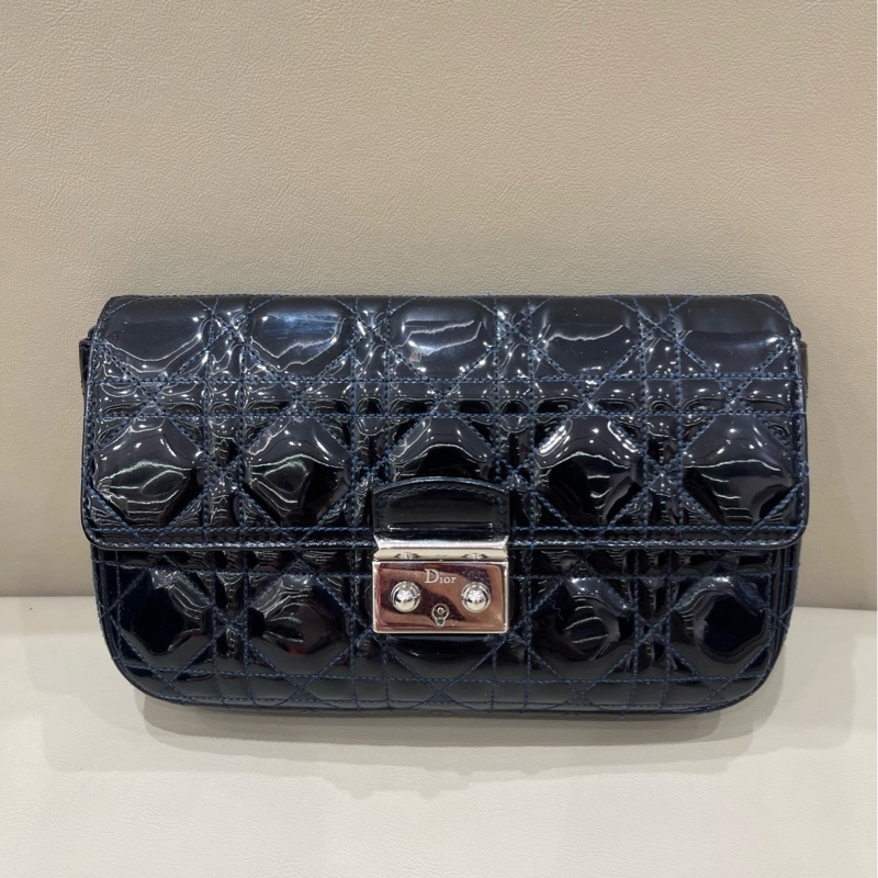 新到🍁Dior miss dior黑色漆皮鏈條包 22*11*5 黑銀高級-2