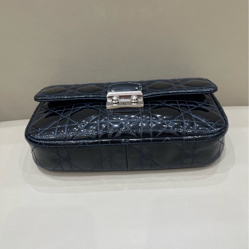 新到🍁Dior miss dior黑色漆皮鏈條包 22*11*5 黑銀高級-4