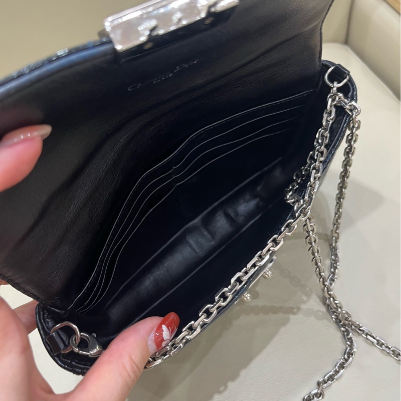 新到🍁Dior miss dior黑色漆皮鏈條包 22*11*5 黑銀高級-10