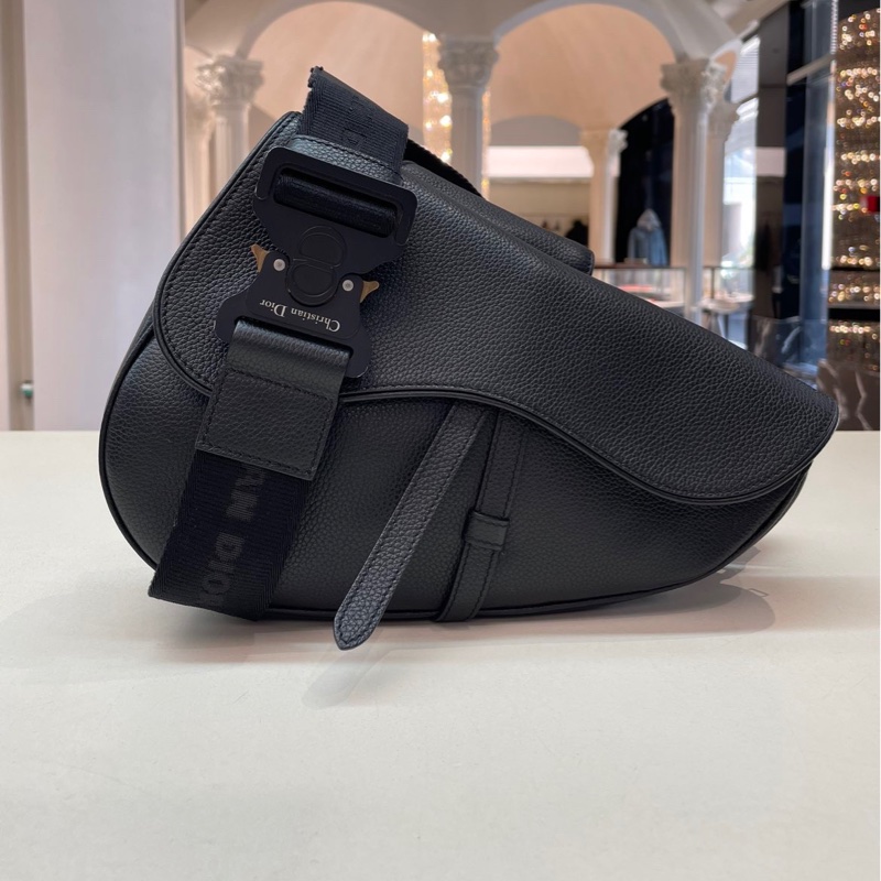 DIOR迪奧 Saddle 馬鞍包 單肩斜挎胸包 黑色 19編碼  尺寸約28.6*5*20cm-0
