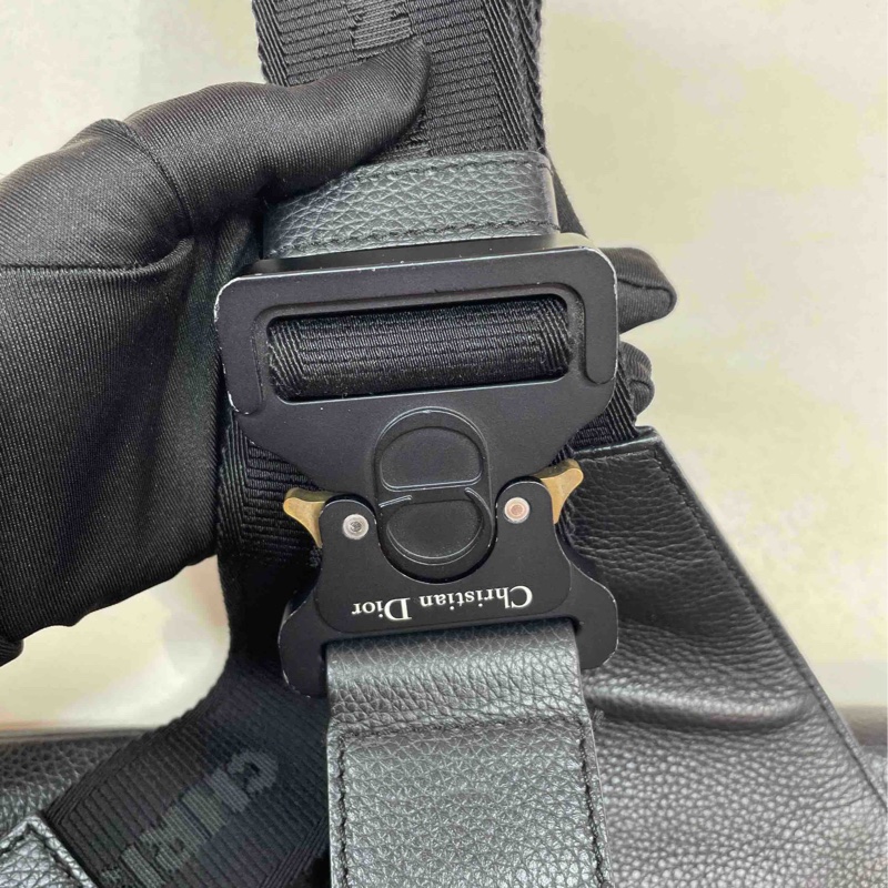 DIOR迪奧 Saddle 馬鞍包 單肩斜挎胸包 黑色 19編碼  尺寸約28.6*5*20cm-22