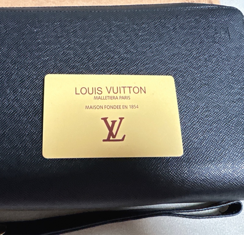 LV 黑色皮革手拿包-28