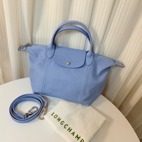 ✔️Longchamp Le Pliage Cuir 小羊皮摺疊包／小號水餃包／薄霧藍