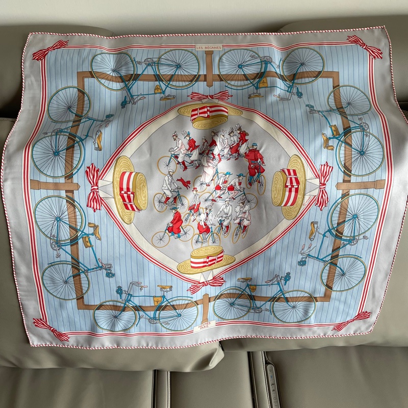 全新 特價🍊Hermes 愛馬仕 Silk scarf 70 方巾 絲巾🧣Les Bécanes 絕版復刻-0