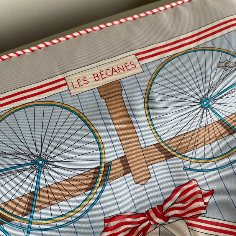 全新 特價🍊Hermes 愛馬仕 Silk scarf 70 方巾 絲巾🧣Les Bécanes 絕版復刻-4