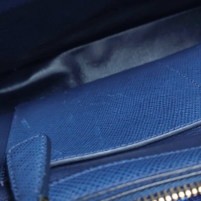 Prada 牛皮 純色 字母 Logo 斜背包 單肩包-9