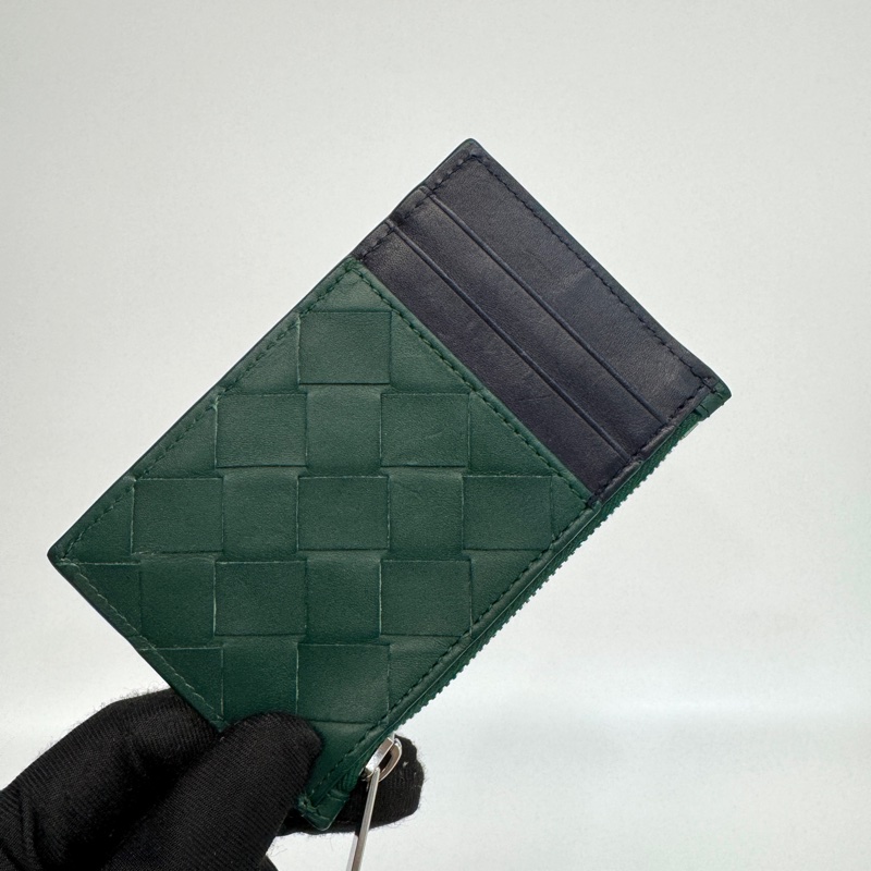 BV綠拚黑小牛皮編織6卡拉鍊卡包755985-7