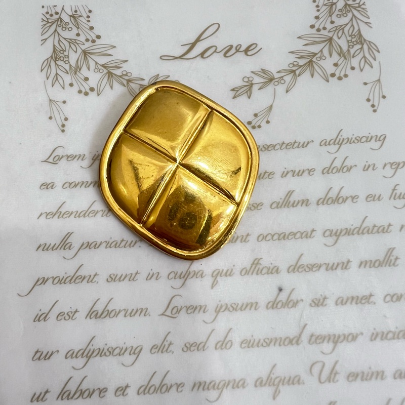 CHANEL 菱格紋胸針-1