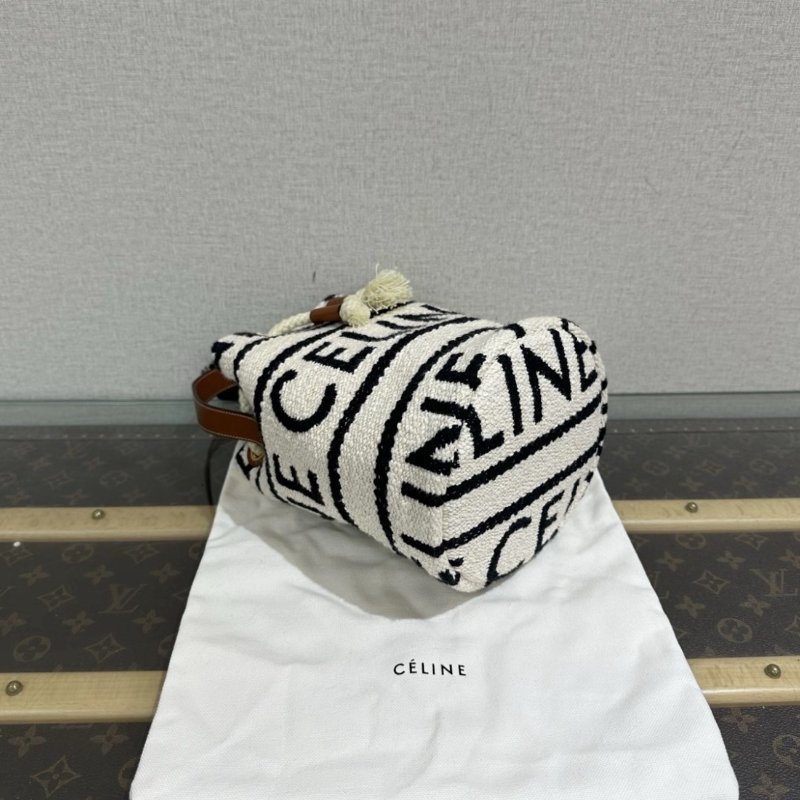 Celine 黑白Teen Celine限量毛呢編織抽繩水桶包 16*15*20 99新配件塵袋-4