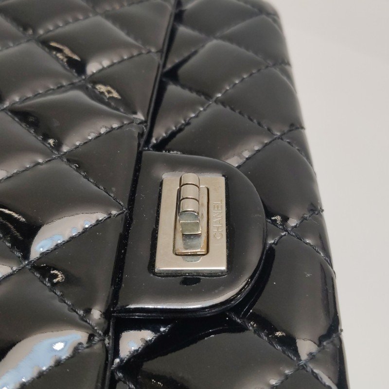 Chanel 2.55 Flag Bag 季節限定款 大號 漆皮 純色 菱格 絎縫 長方形 旋扣 單肩包-11