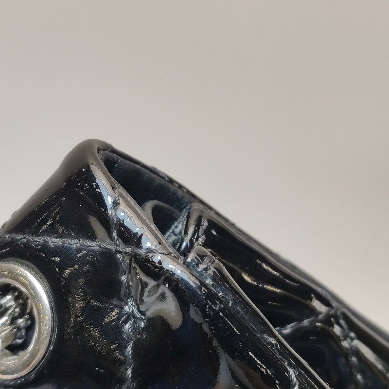 Chanel 2.55 Flag Bag 季節限定款 大號 漆皮 純色 菱格 絎縫 長方形 旋扣 單肩包-17