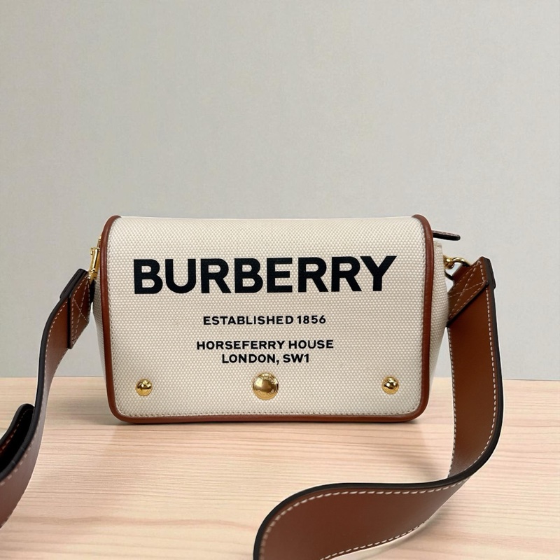 莉亞精品♡ Burberry 帆布翻蓋斜背包 二手美包-0